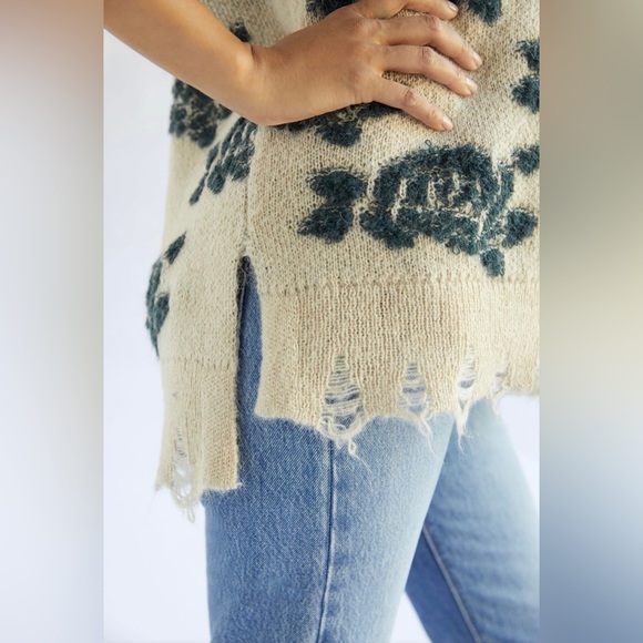 ANTHROPOLOGIE | Women’s Distressed Floral Sweater Vest Beige Size Medium - Picture 7 of 12